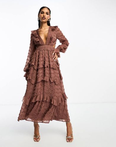 Robe longue à volants nouée dans le dos et à décolleté plongeant - Moka texturé - Asos Design - Modalova