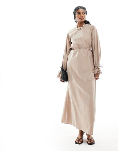 Robe longue en lin avec ceinture et liens aux poignets - Grège - Asos Design - Modalova