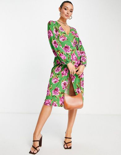 Robe mi-longue cache-caur à manches blousantes et fleurs violettes - Vert - Asos Design - Modalova