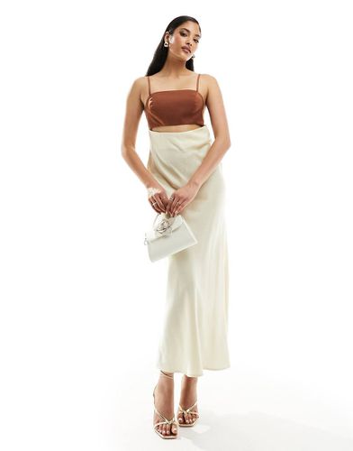 Robe mi-longue effet color block en satin avec corsage chocolat - Champagne - Asos Design - Modalova