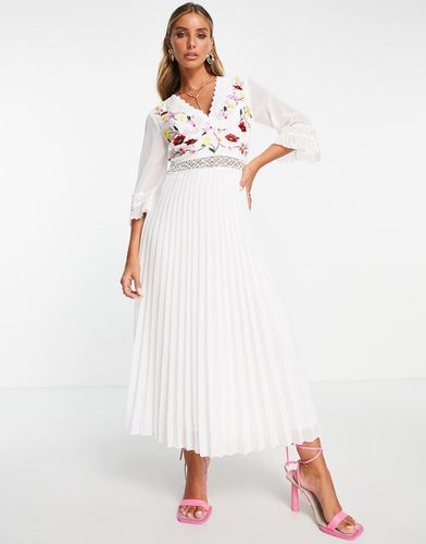 Robe mi-longue plissée et brodée avec empiècement en dentelle - Asos Design - Modalova