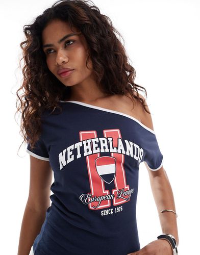 T-shirt asymétrique effet rétréci avec motif Netherlands style football - Asos Design - Modalova