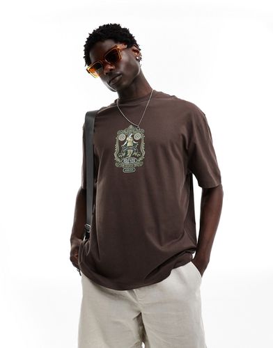 T-shirt oversize avec emblème sur la poitrine - Marron - Asos Design - Modalova