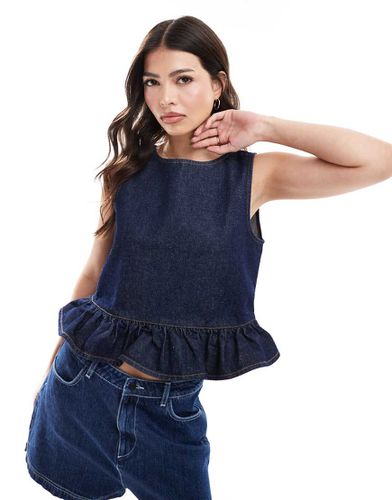 Top en jean avec ourlet volanté - Indigo - Asos Design - Modalova