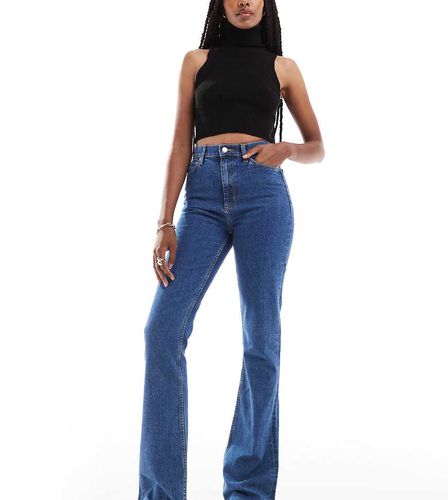 ASOS DESIGN Tall - Jean évasé à taille mi-haute - moyen - Asos Tall - Modalova