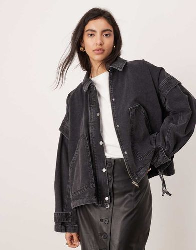 Bomber en jean avec languette sur la manche - délavé - Asos Edition - Modalova