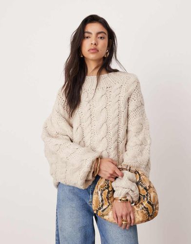 Pull chunky oversize en maille torsadée réalisé à la main - Grège - Asos Edition - Modalova