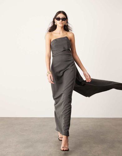 Robe bandeau longue ajustée avec traîne et encolure asymétrique - anthracite - Asos Edition - Modalova