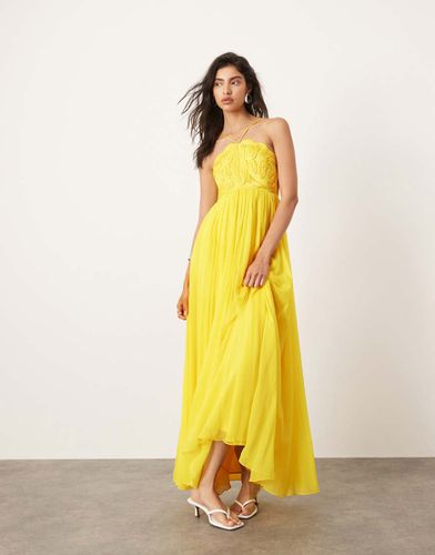 Robe longue en satin avec broderies façon Cornelli et jupe en mousseline - Asos Edition - Modalova