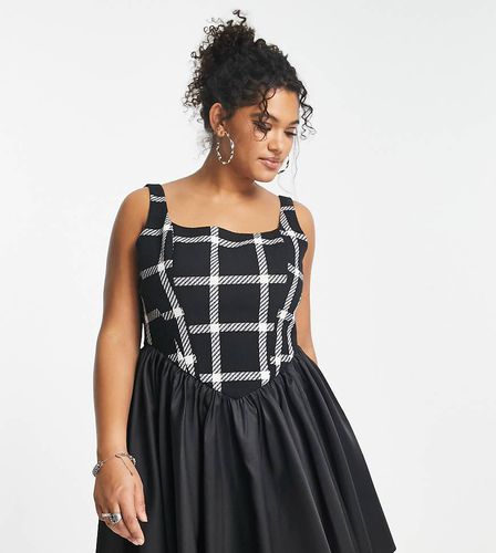 Curve - Robe patineuse courte satinée en bouclé avec encolure carrée et détail corset - Asos Luxe - Modalova