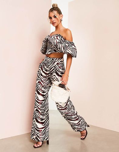 Pantalon d'ensemble large en satin à zébrures - Asos Luxe - Modalova