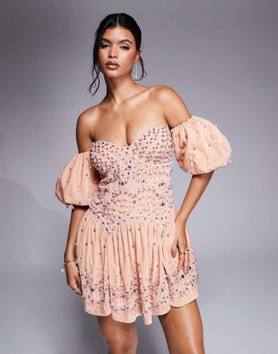 Robe courte ornée de pierres en velours avec manches bouffantes et épaules dénudées - Pêche - Asos Luxe - Modalova