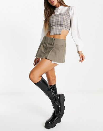 Mini-jupe ultra courte style kilt à poches apparentes - Beige - Basic Pleasure Mode - Modalova
