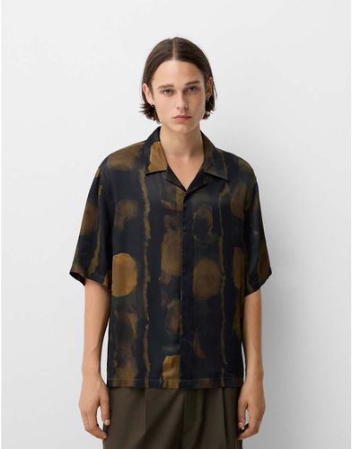 Collection - Chemise motif abstrait coupe carrée - Kaki - Bershka - Modalova