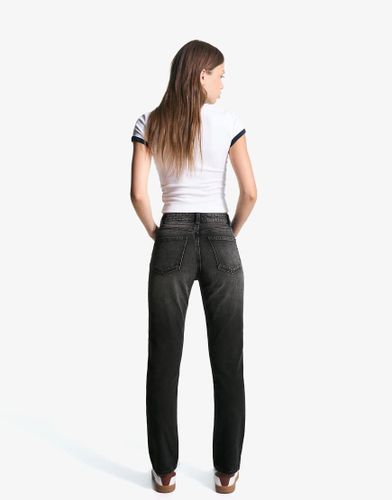 Jean mom confort  taille haute - Bershka - Modalova