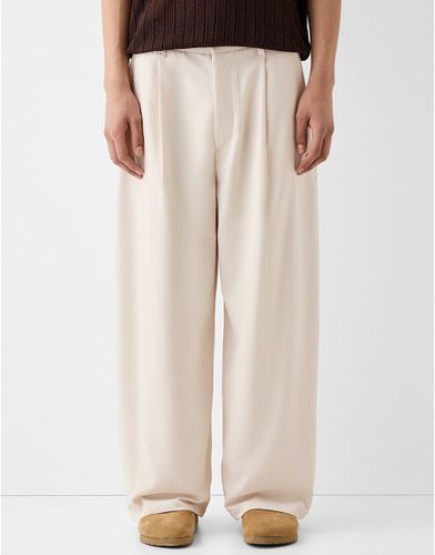 Pantalon ajusté coupe ample - Écru - Bershka - Modalova
