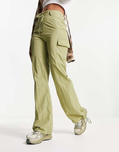 Pantalon cargo parachute ajusté - Kaki - Daisy Street - Modalova