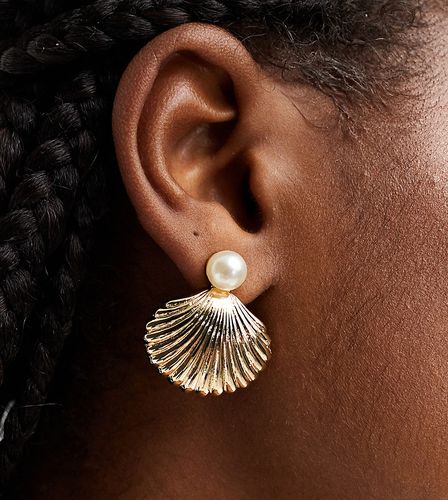 Boucles d'oreilles à coquillage et perle - Designb London - Modalova