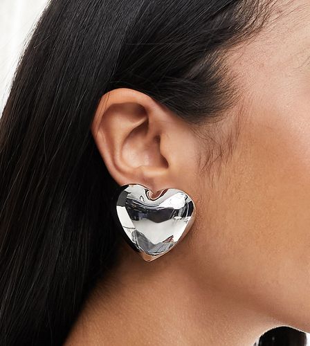 Puces d'oreilles avec caurs oversize - Designb London - Modalova