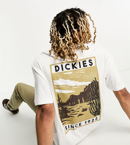 North Plains - T-shirt avec imprimé montagne au dos - Blanc - Dickies - Modalova
