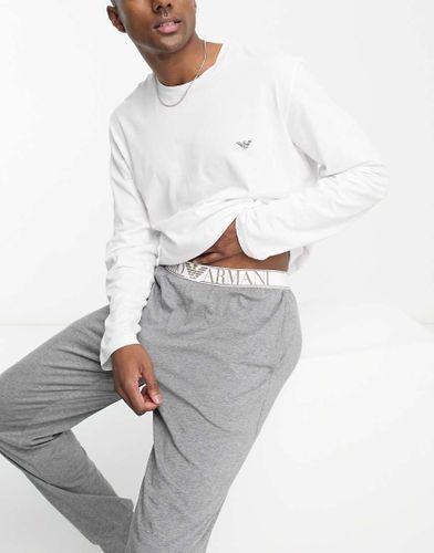 Bodywear - Ensemble confort avec top à manches longues et pantalon de jogging - et gris - Emporio Armani - Modalova