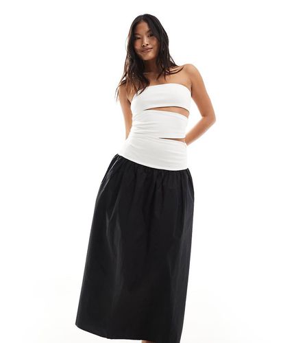 Exclusivité ASOS - Robe bandeau longue avec découpe et taille basse - Noir et blanc - 4Th & Reckless Petite - Modalova