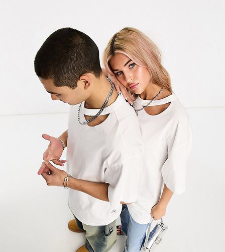 Exclusivité ASOS - - T-shirt unisexe à découpe - Calvin Klein Jeans - Modalova