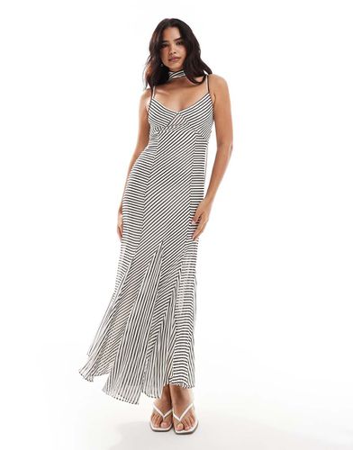 Robe longue plissée avec foulard - et blanc rayé - Forever New - Modalova