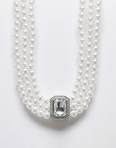Collier triple rangée à perles fantaisie avec breloque cristal - Faded Future - Modalova