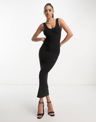 Robe longue sculptante à encolure dégagée - Fashionkilla - Modalova