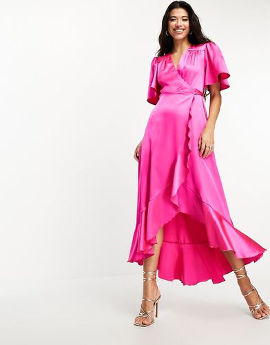 Robe portefeuille longue en satin avec manches évasées - fuchsia - Flounce London - Modalova