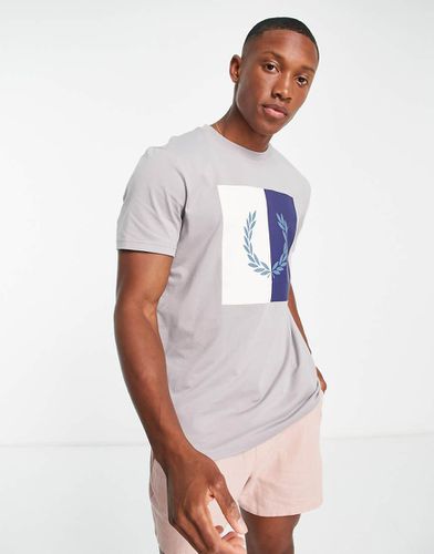 T-shirt avec imprimé couronne de lauriers encadré - Fred Perry - Modalova