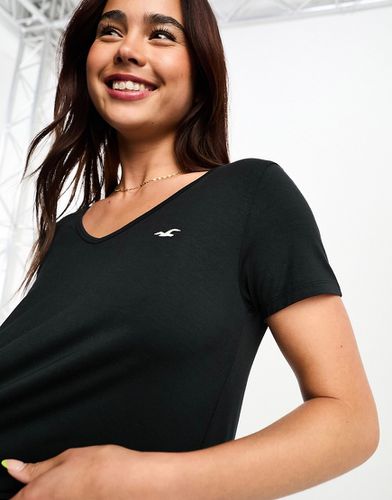 T-shirt col en V avec logo emblématique - Hollister - Modalova
