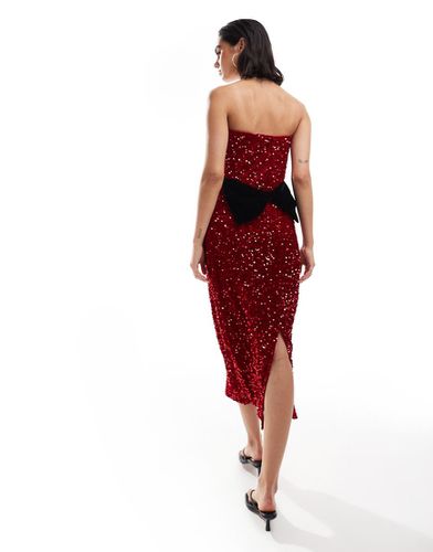 Robe mi-longue à sequins avec naud en velours au dos - Hope & Ivy - Modalova