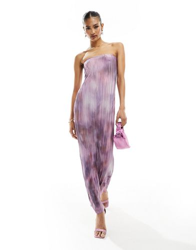 Exclusivité - Robe plissée longue à encolure bandeau - Imprimé violet - In The Style - Modalova