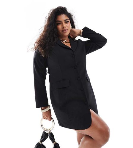 Robe blazer courte structurée à découpe et dos échancré - In The Style Plus - Modalova