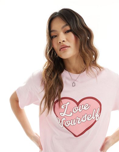 T-shirt à inscription Love Yourself et caur - In The Style - Modalova
