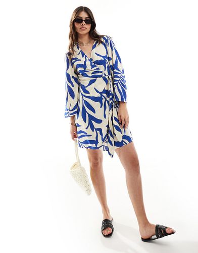 Robe portefeuille kimono à imprimé palmier - Beige et bleu - Jdy - Modalova
