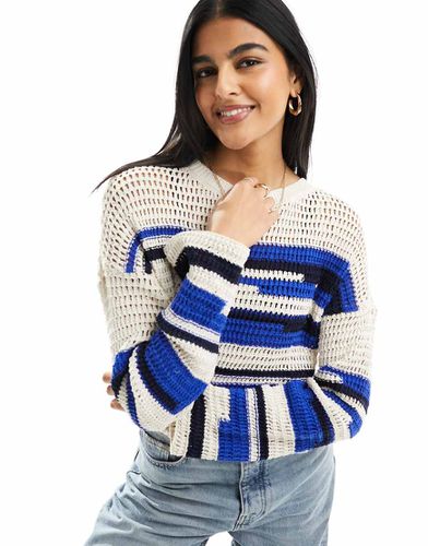 Pull en maille au crochet à rayures - Crème et bleu - Only - Modalova