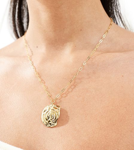 Collier en plaqué or avec pendentif médaillon effet fondu à détail coquillage - pâle - Orelia - Modalova