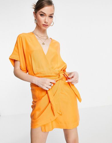 Robe courte cache-caur en cupro - Orange - Other Stories - Modalova