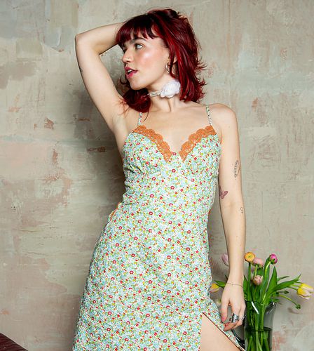 X Lara Adkins - Robe courte à petites fleurs avec bretelles fines et détails brodés - Labelrail - Modalova