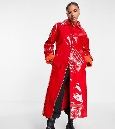 Manteau habillé en vinyle avec poignets en fausse fourrure - Missguided - Modalova