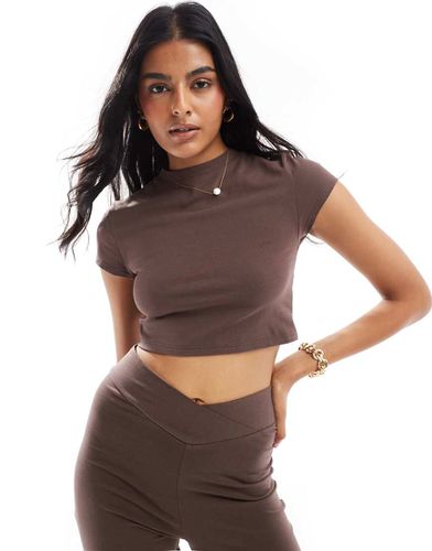 Crop top d'ensemble à manches courtes - Chocolat - Miss Selfridge - Modalova