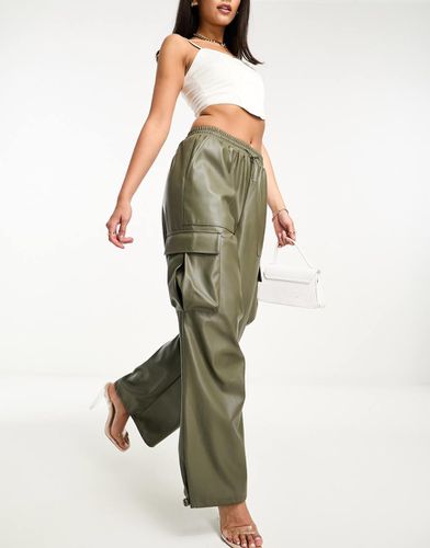 Pantalon cargo baggy en similicuir - Kaki - Miss Selfridge - Modalova