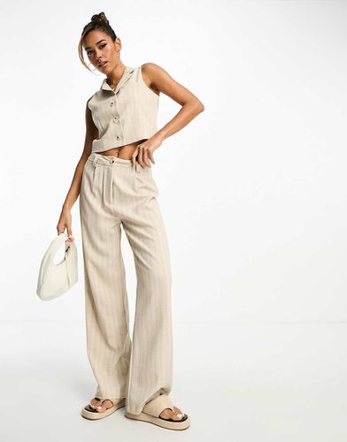 Pantalon ample d'ensemble habillé à fines rayures - Taupe - Miss Selfridge - Modalova