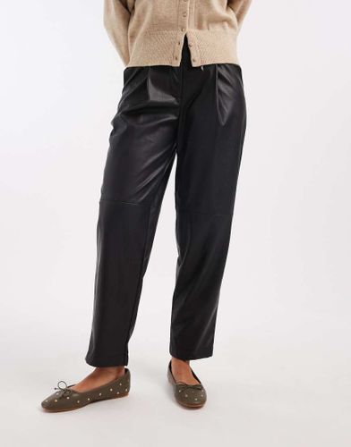 Pantalon barrel en similicuir - Miss Selfridge - Modalova