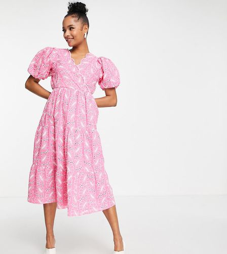 Petite - Robe cache-caur mi-longue en broderie anglaise - vif - Miss Selfridge - Modalova