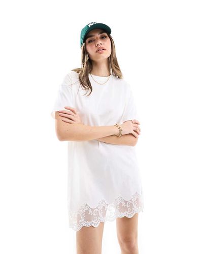 Robe t-shirt de festival avec ourlet en dentelle - Miss Selfridge - Modalova