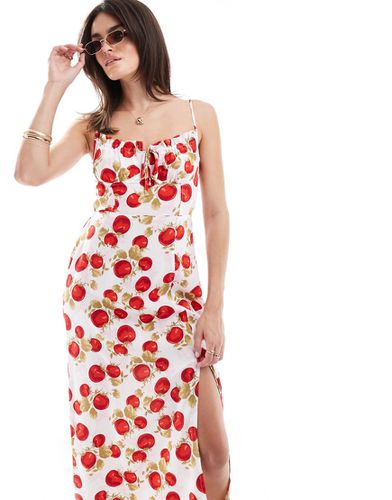 Robe nuisette longue à imprimé fruits avec bretelles et détail corset - Miss Selfridge - Modalova